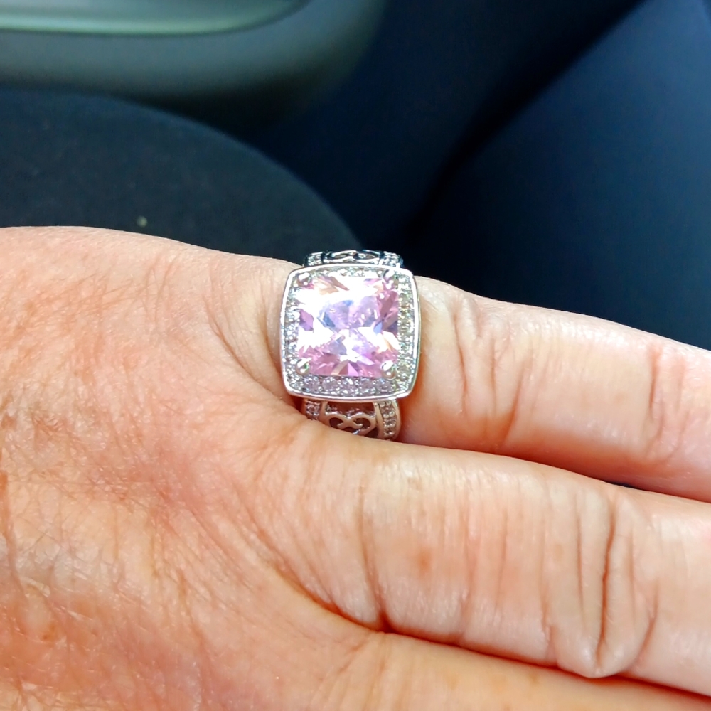 Ladies size7 Pink Cushion Cut Cubic Zirconia surrounded by white crystal stones